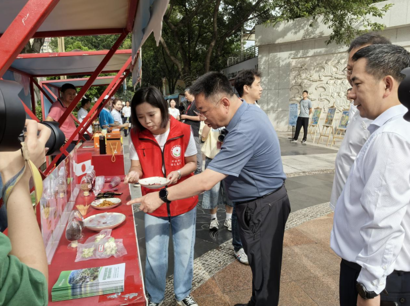 白鹤梁文创集市展览 我院科技成果大放异彩受赞许