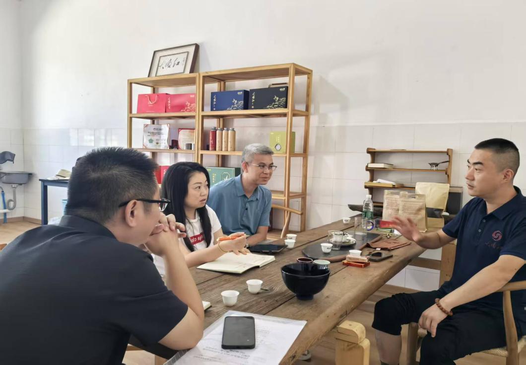 我院曾亮院长一行调研涪陵茶产业发展